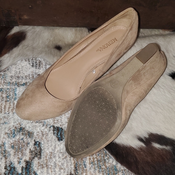 Merona cream wedge heel, size 7 1/2 - Picture 3 of 4